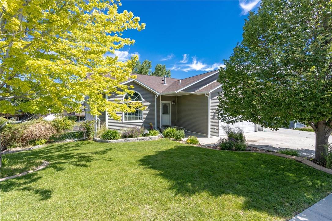 1043 Siesta Avenue - Photo 1