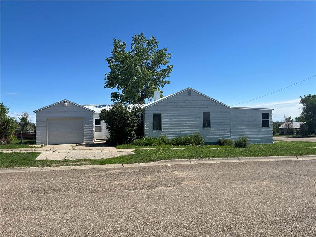 1306 B Avenue - Photo 1