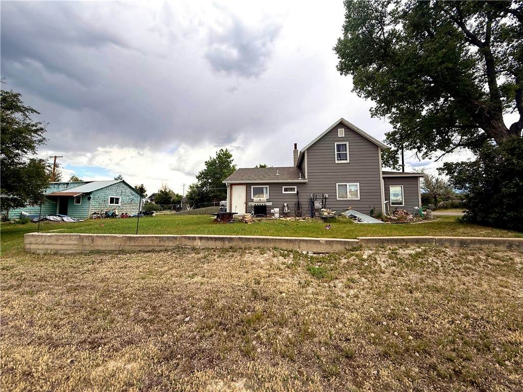 807 4th Street - Photo 1