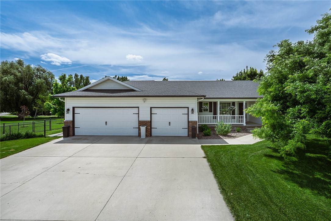4624 Woodhaven Way - Photo 1