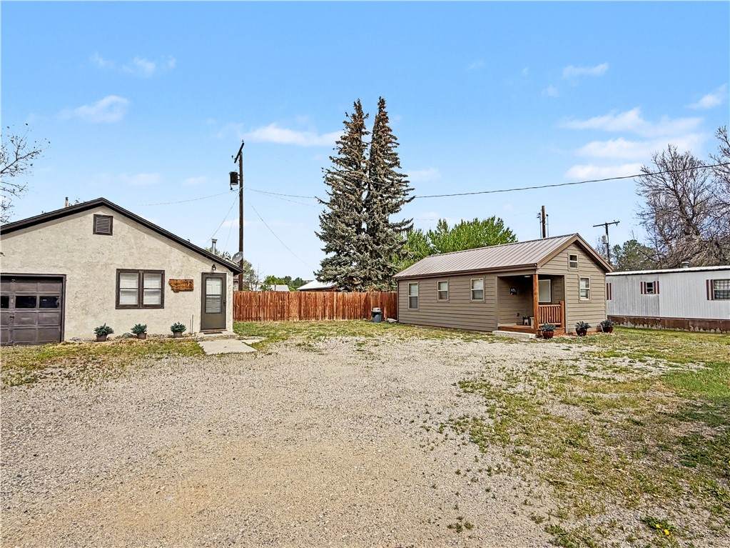 12, 14, 16, 18 Montana Avenue - Photo 1