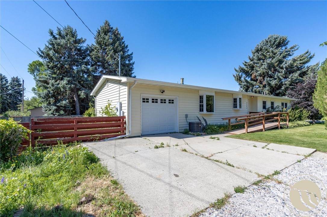 2204 Lyman Avenue - Photo 1