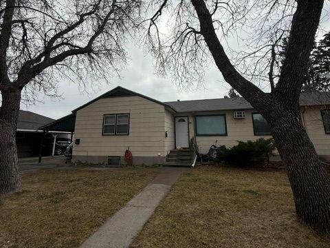 524-526 Avenue E - Photo 1