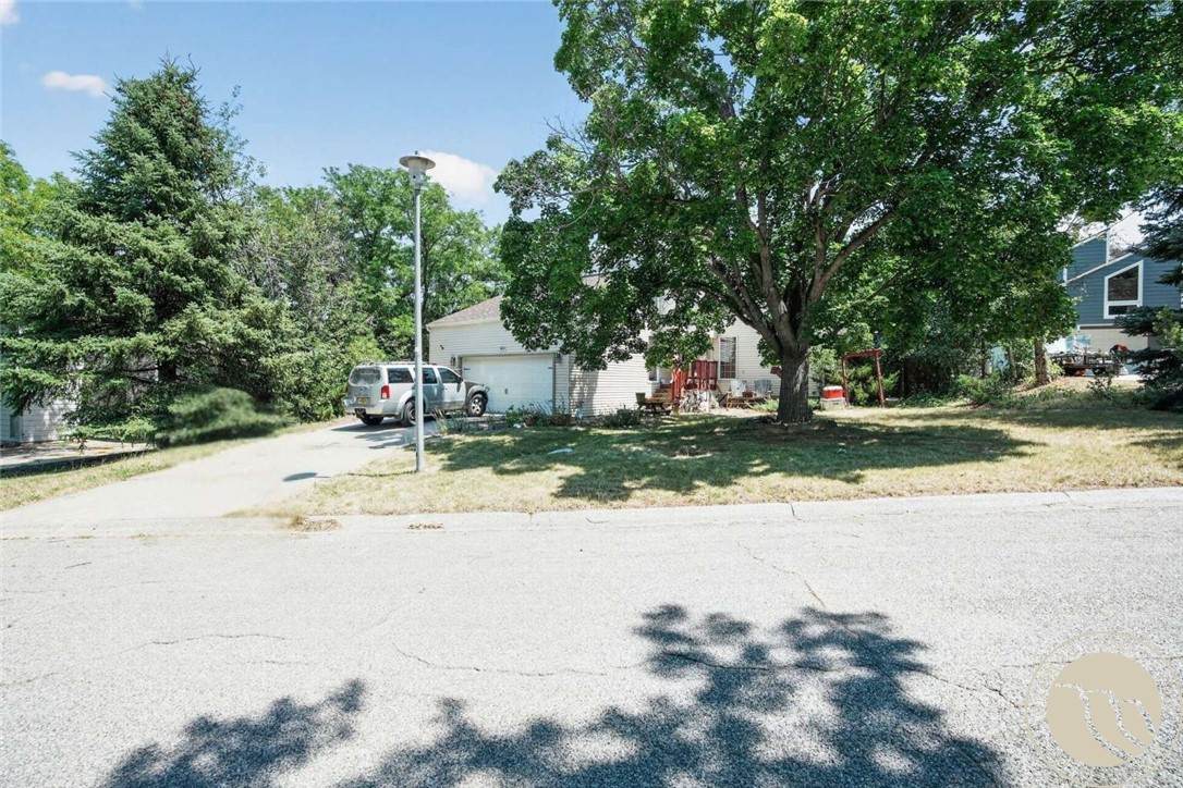 631 Sapphire Avenue - Photo 1