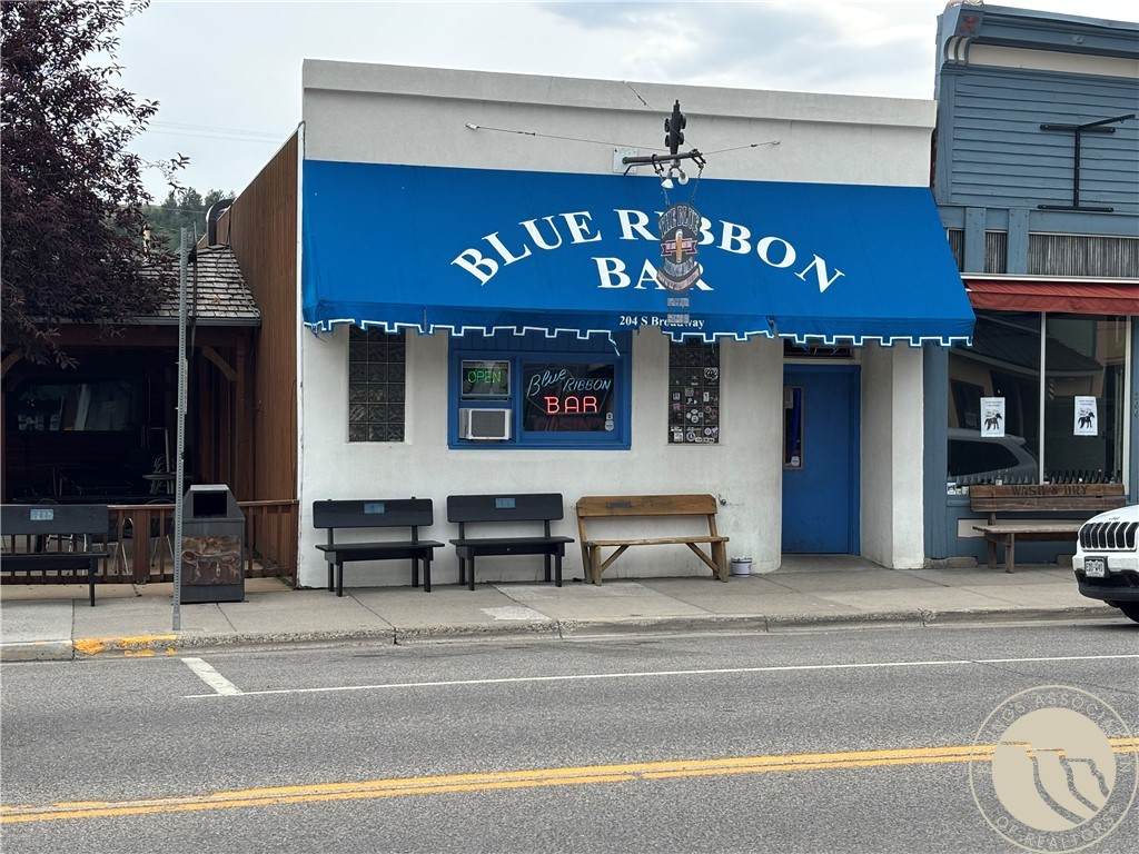 204 Broadway Avenue - Photo 1