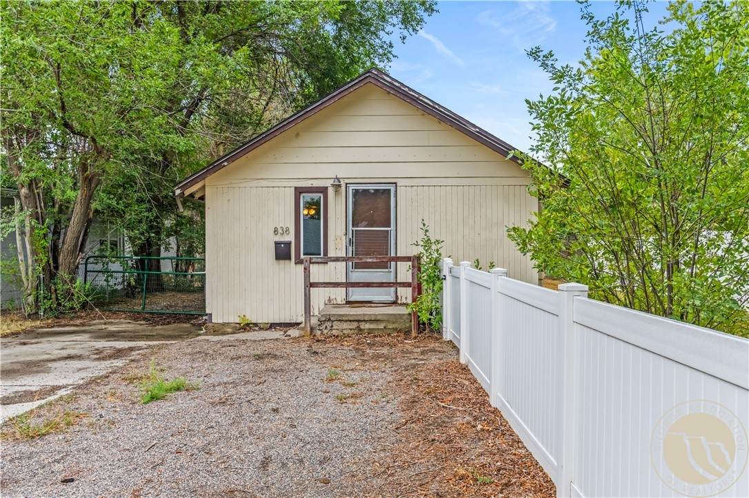 838 Cook Avenue - Photo 1