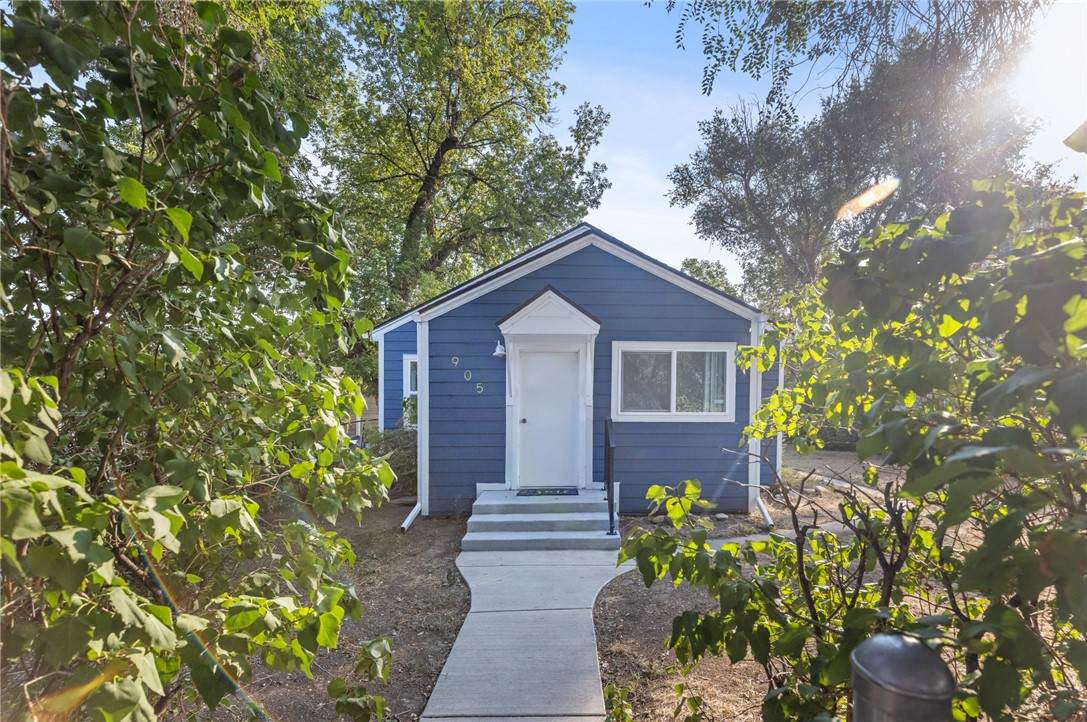 905 28th Street - Photo 1