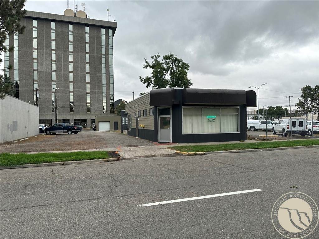 219 33rd Street - Photo 1