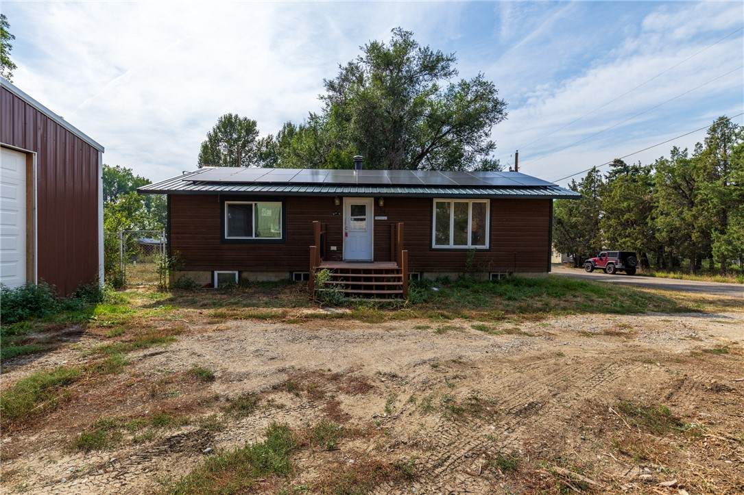 1744 Canary Avenue - Photo 1