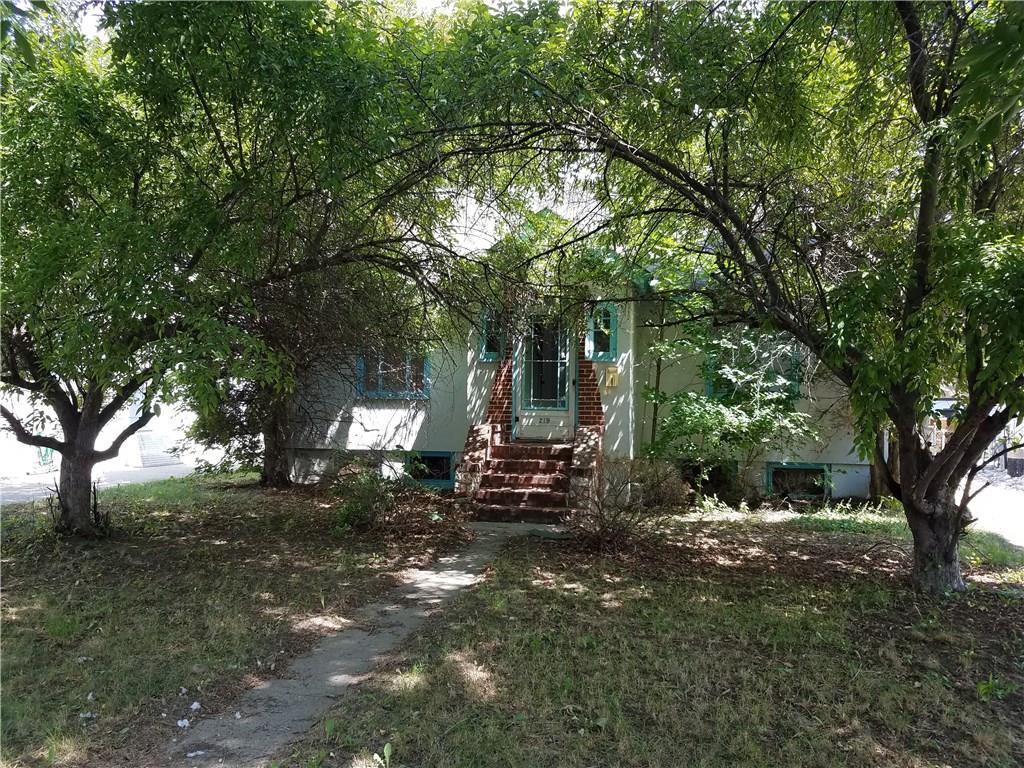 219 36th Street - Photo 1