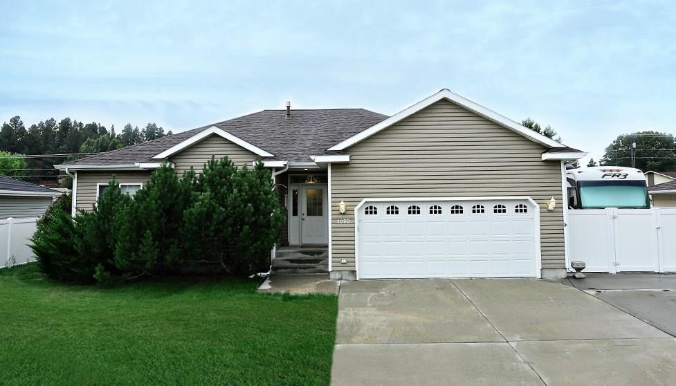 1090 Strawberry Avenue - Photo 1