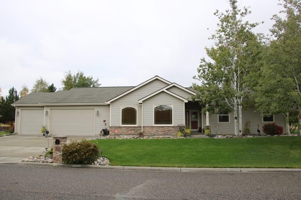 412 Tamarisk Drive - Photo 1