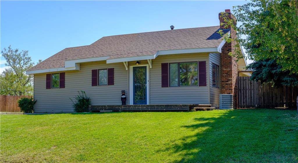 528 Lakeview Drive - Photo 1