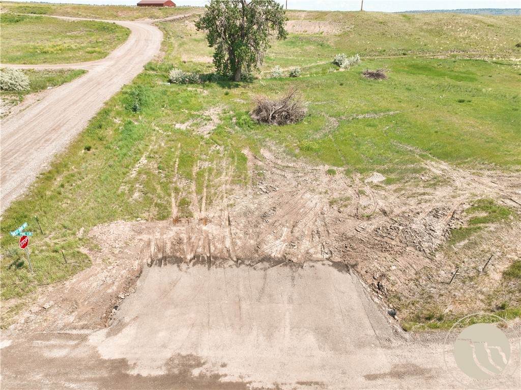 7212 White Pine Circle - Photo 1