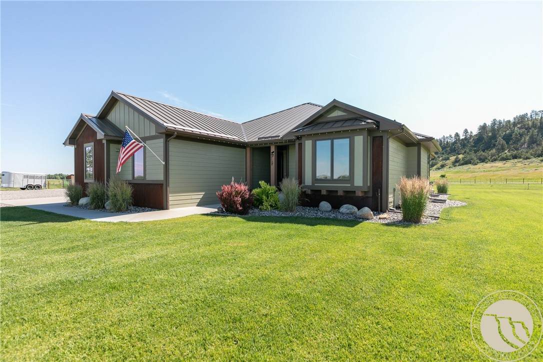 615 Labrador Drive - Photo 1