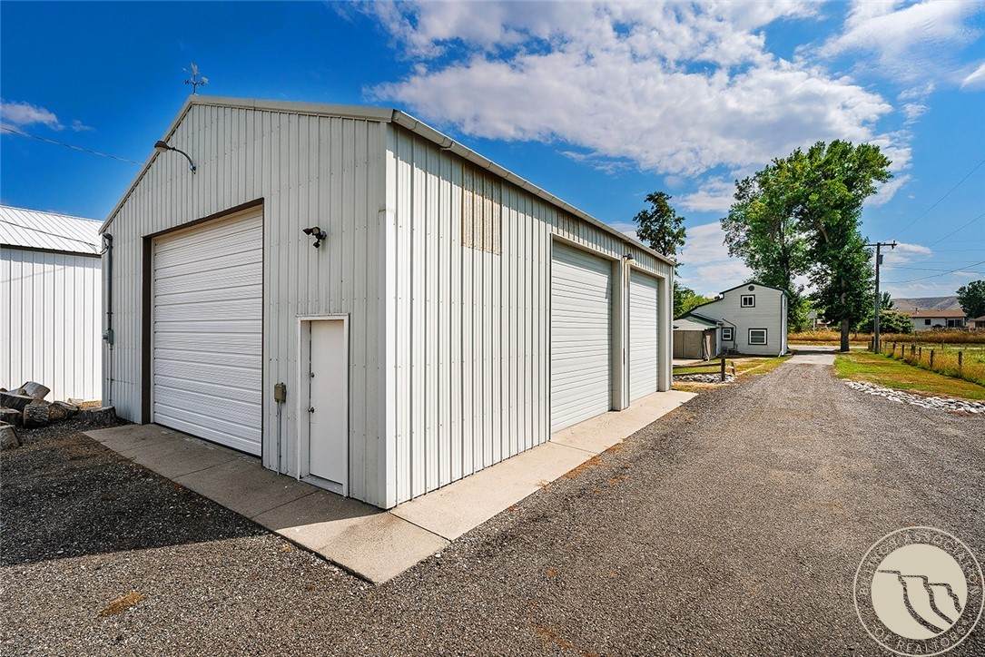 3905 King Avenue - Photo 1