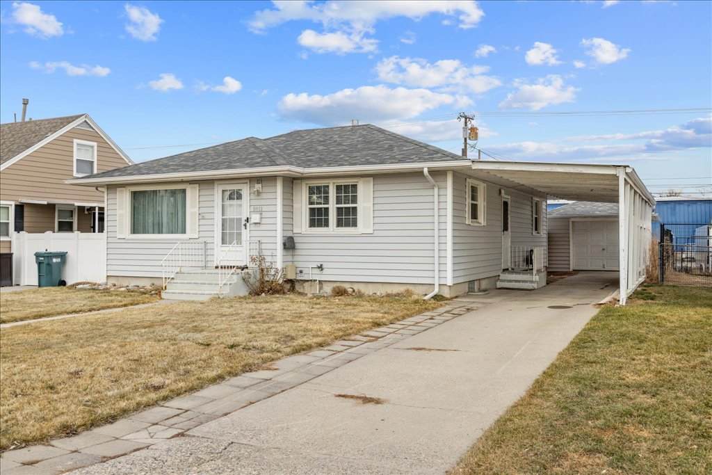 1811 Alderson Ave - Photo 1