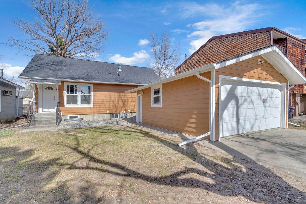 921 Avenue B - Photo 1
