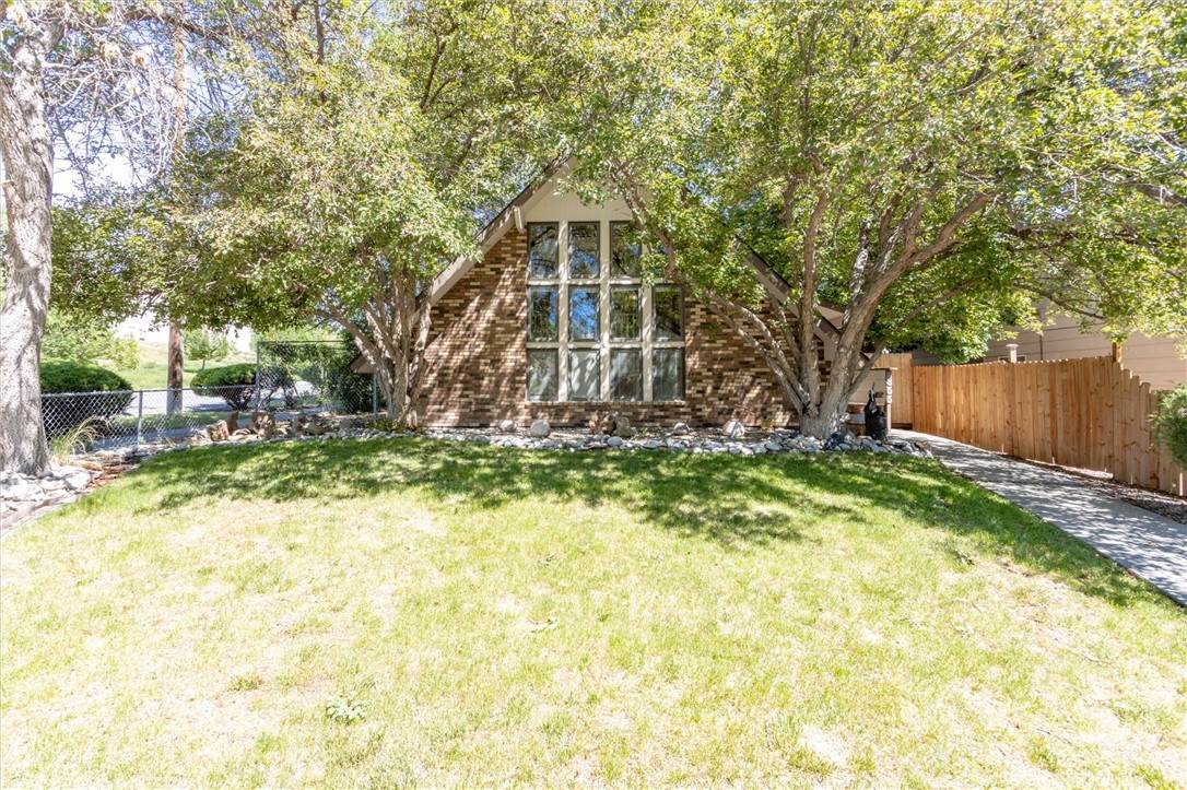 855 Yellowstone Avenue - Photo 1