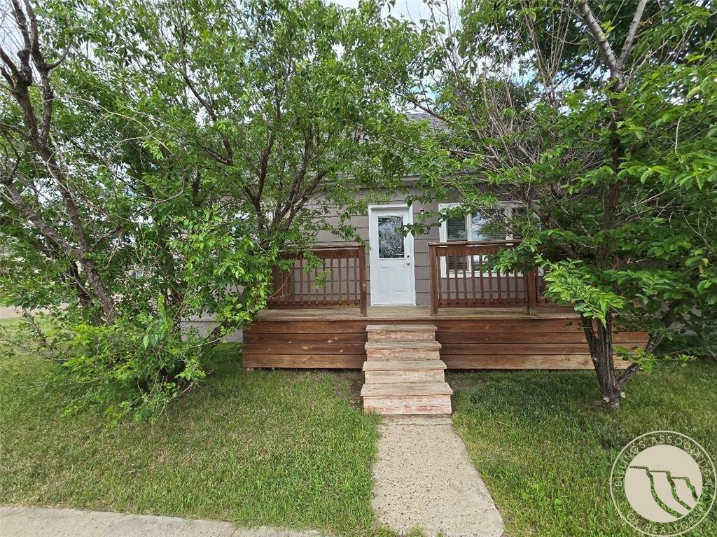 302 8th Street - Photo 1