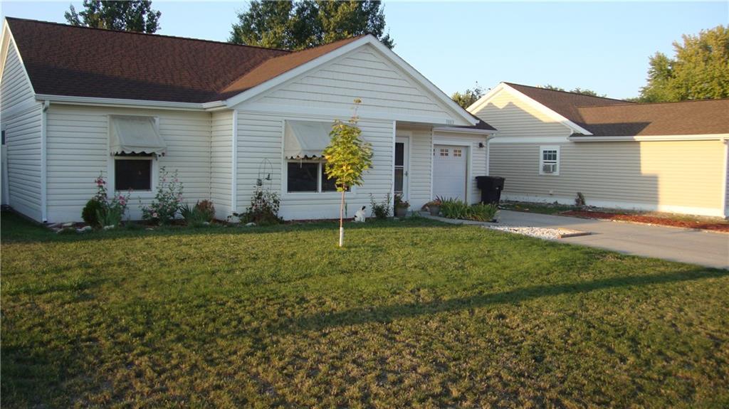 3883 Yorkshire Court N - Photo 1