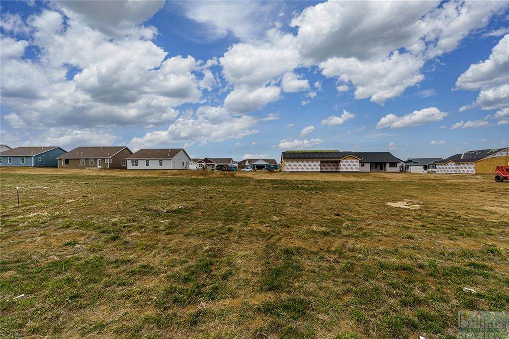 2152 Gleneagles Blvd - Photo 1