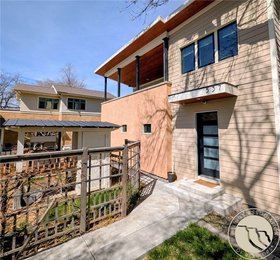539 Clark Avenue - Photo 1