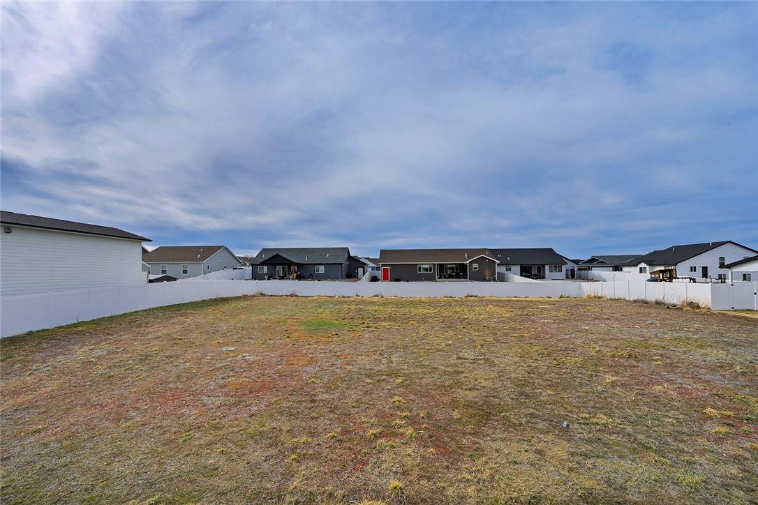 2152 Gleneagles Blvd - Photo 1