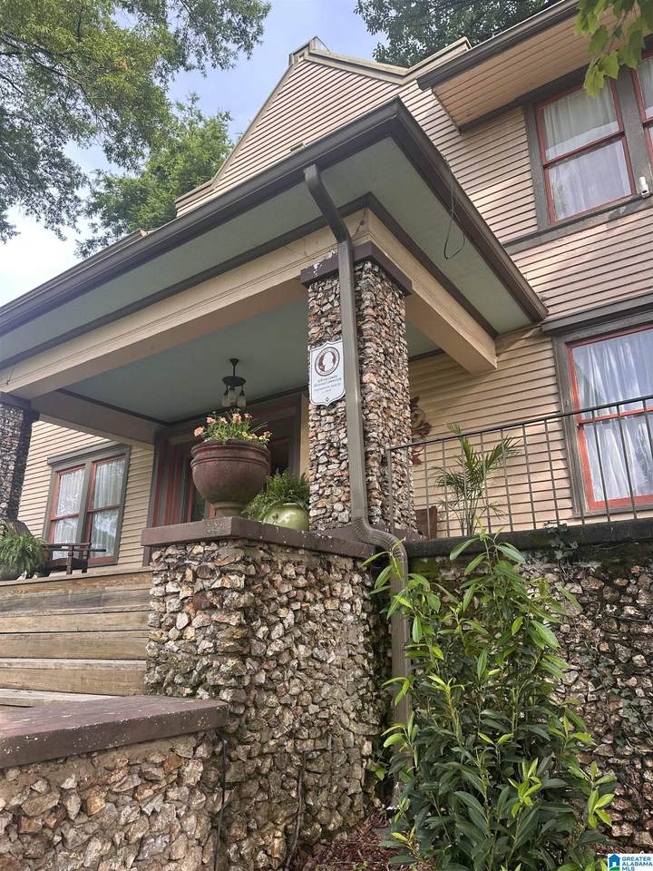 1601 15TH AVENUE - Photo 1