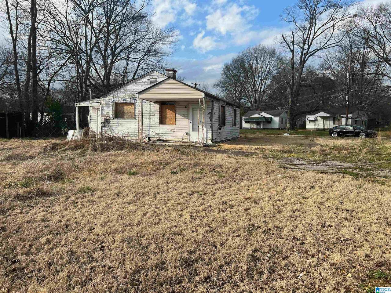 1561 Pineview Road - Photo 1