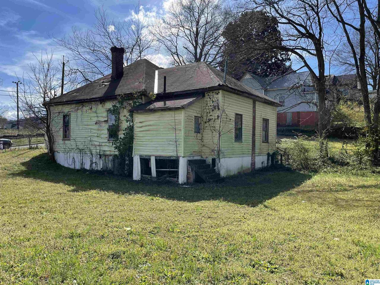 613 13TH STREET - Photo 1