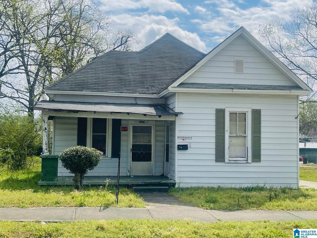 1725 Walnut Avenue - Photo 1