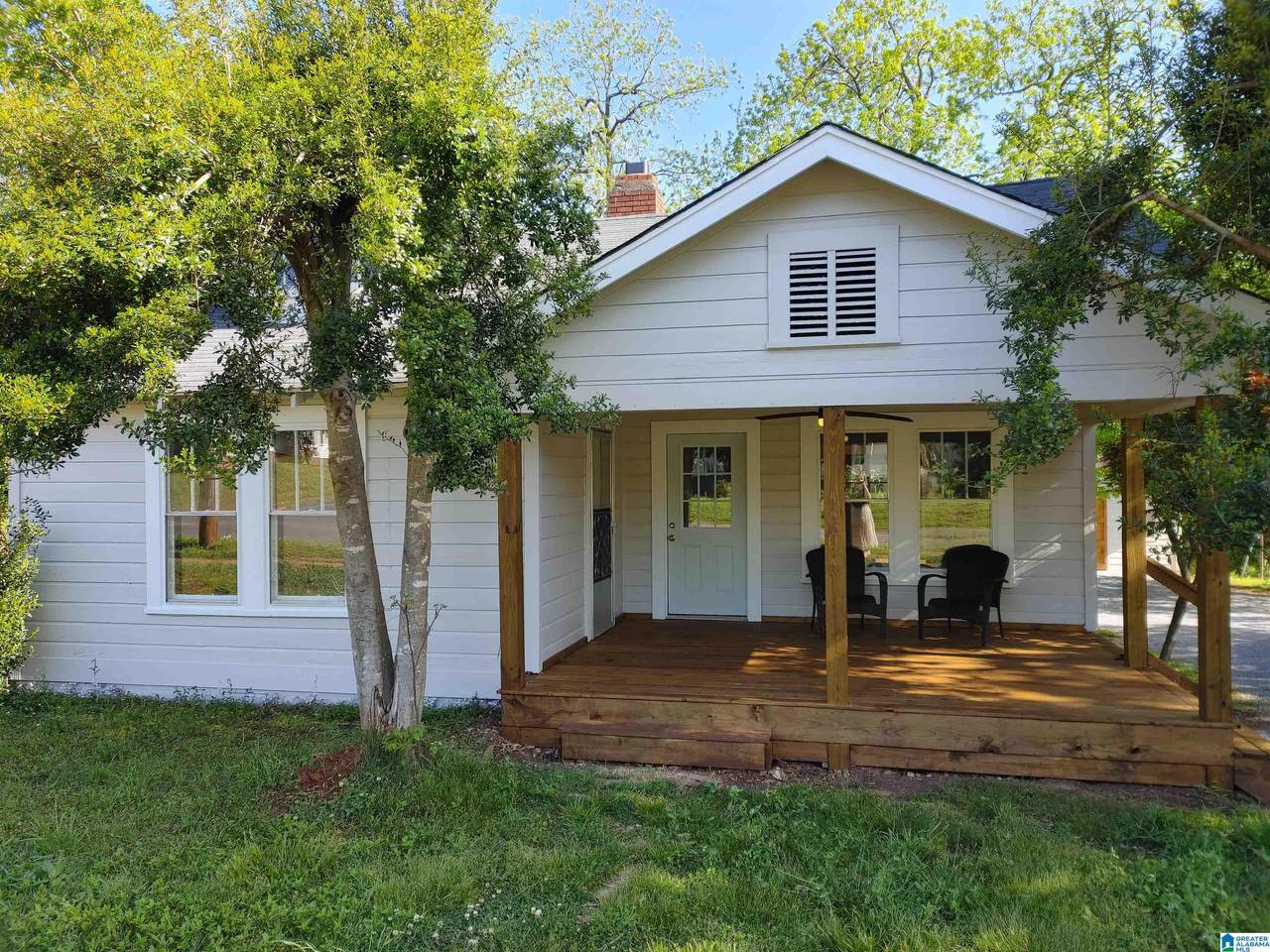 714 4TH STREET - Photo 1
