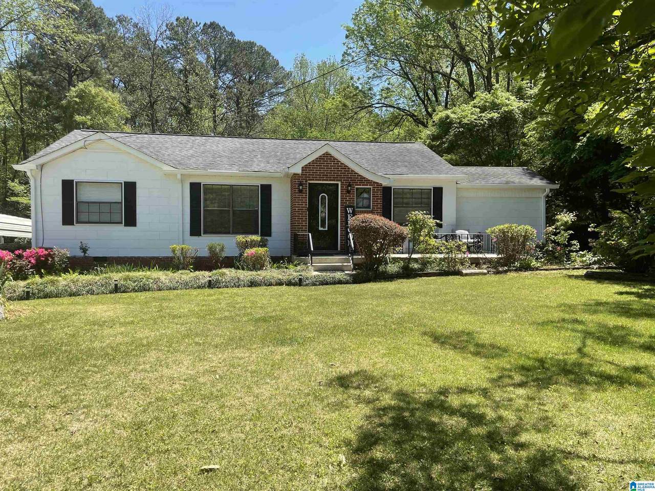 2035 East Circle - Photo 1