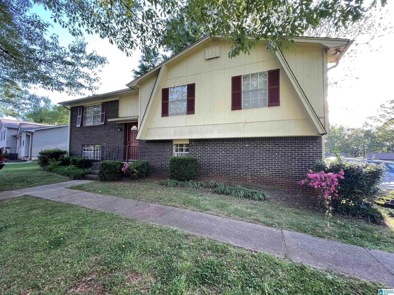 1942 Ridgemont Road - Photo 1
