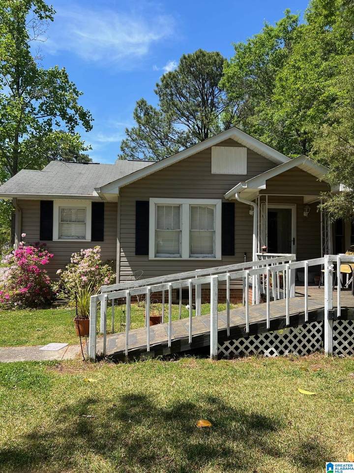 205 Russell Street - Photo 1