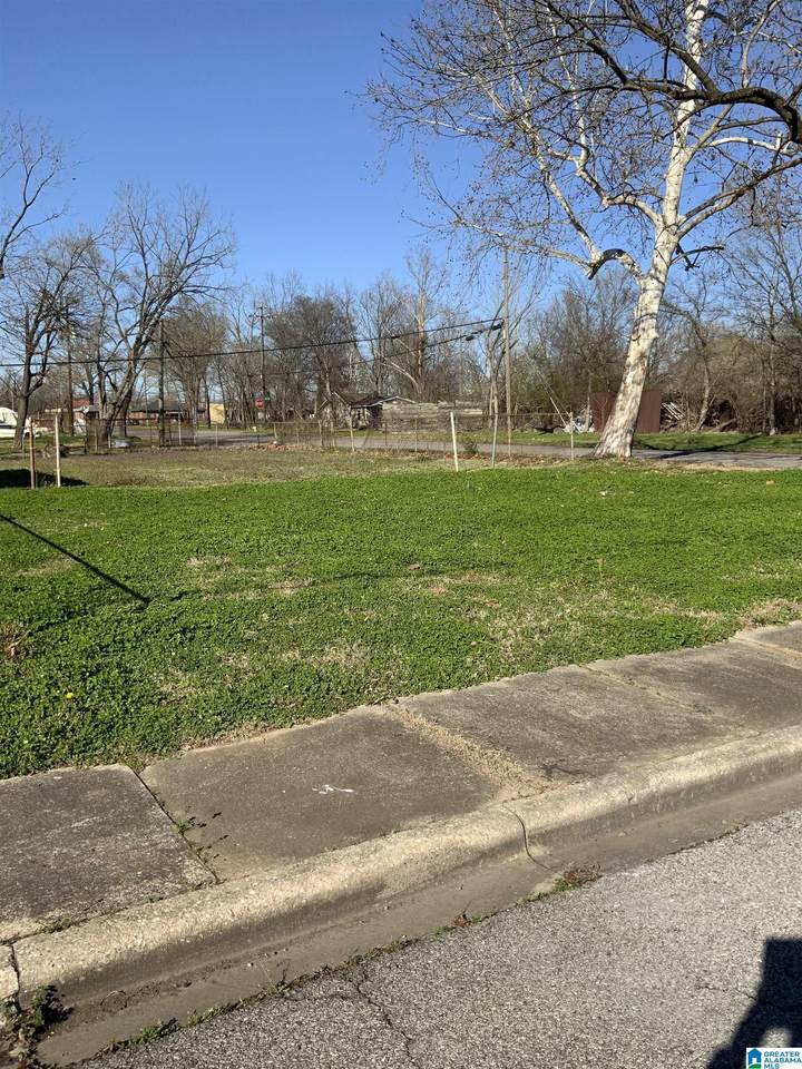 3444 33RD COURT - Photo 1