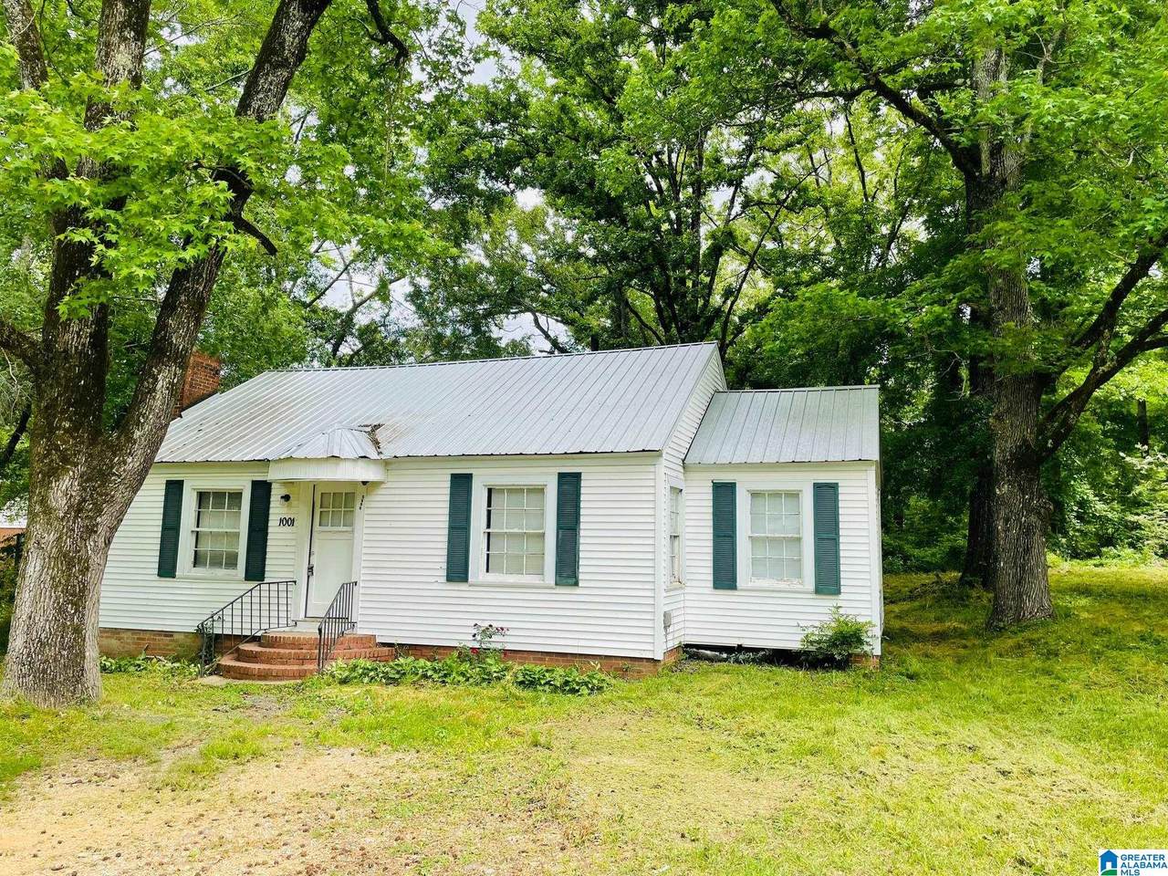 1001 Cogswell Avenue - Photo 1