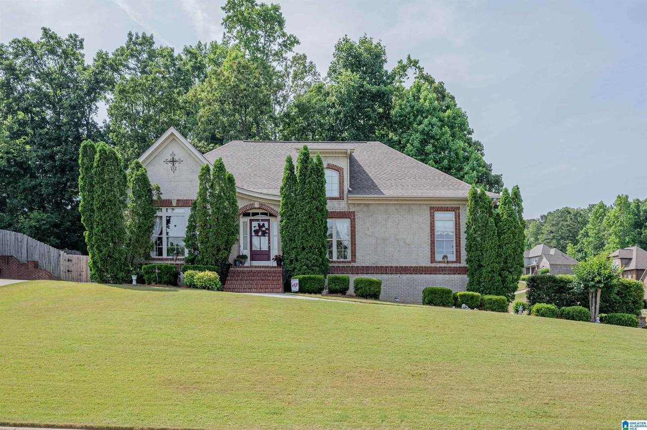 560 Woodruff Parkway - Photo 1