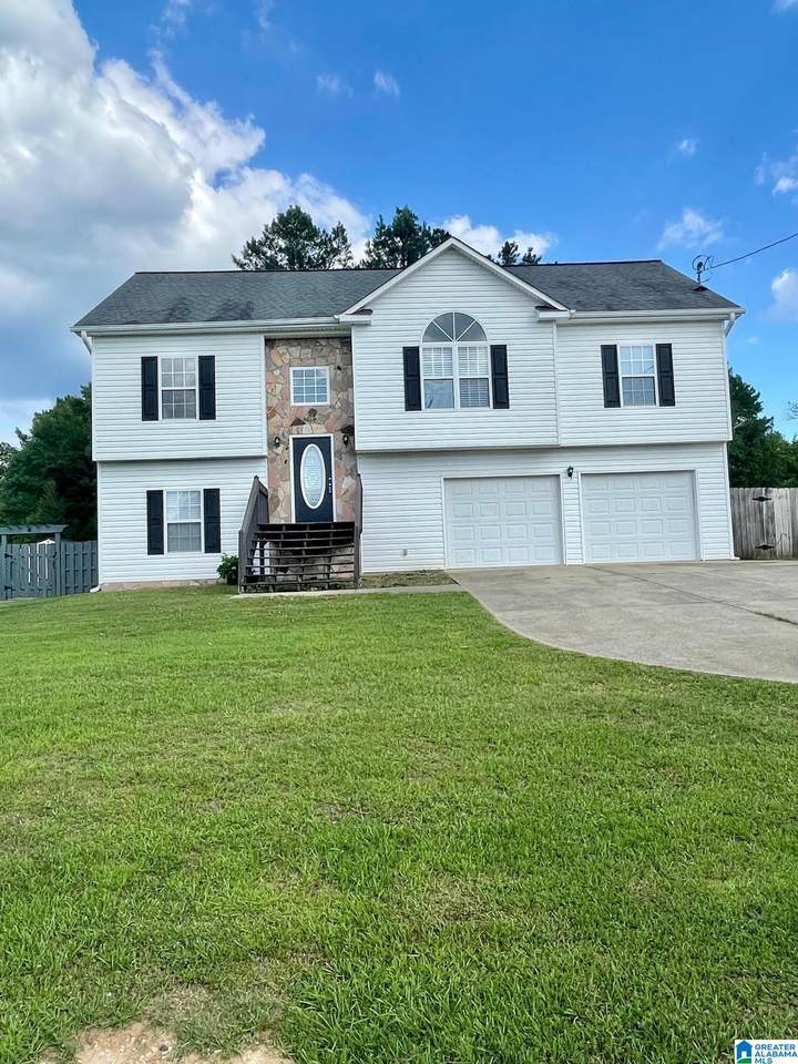 211 Lincoln Oaks Drive - Photo 1