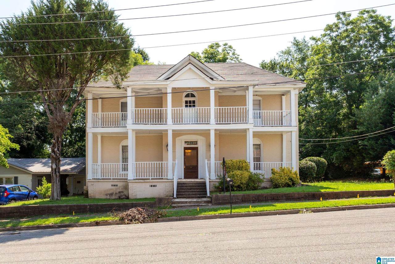 621 College Street - Photo 1