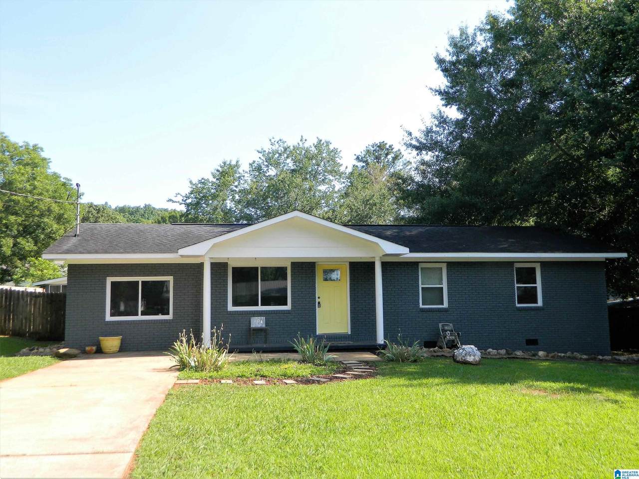 604 Patricia Lane - Photo 1
