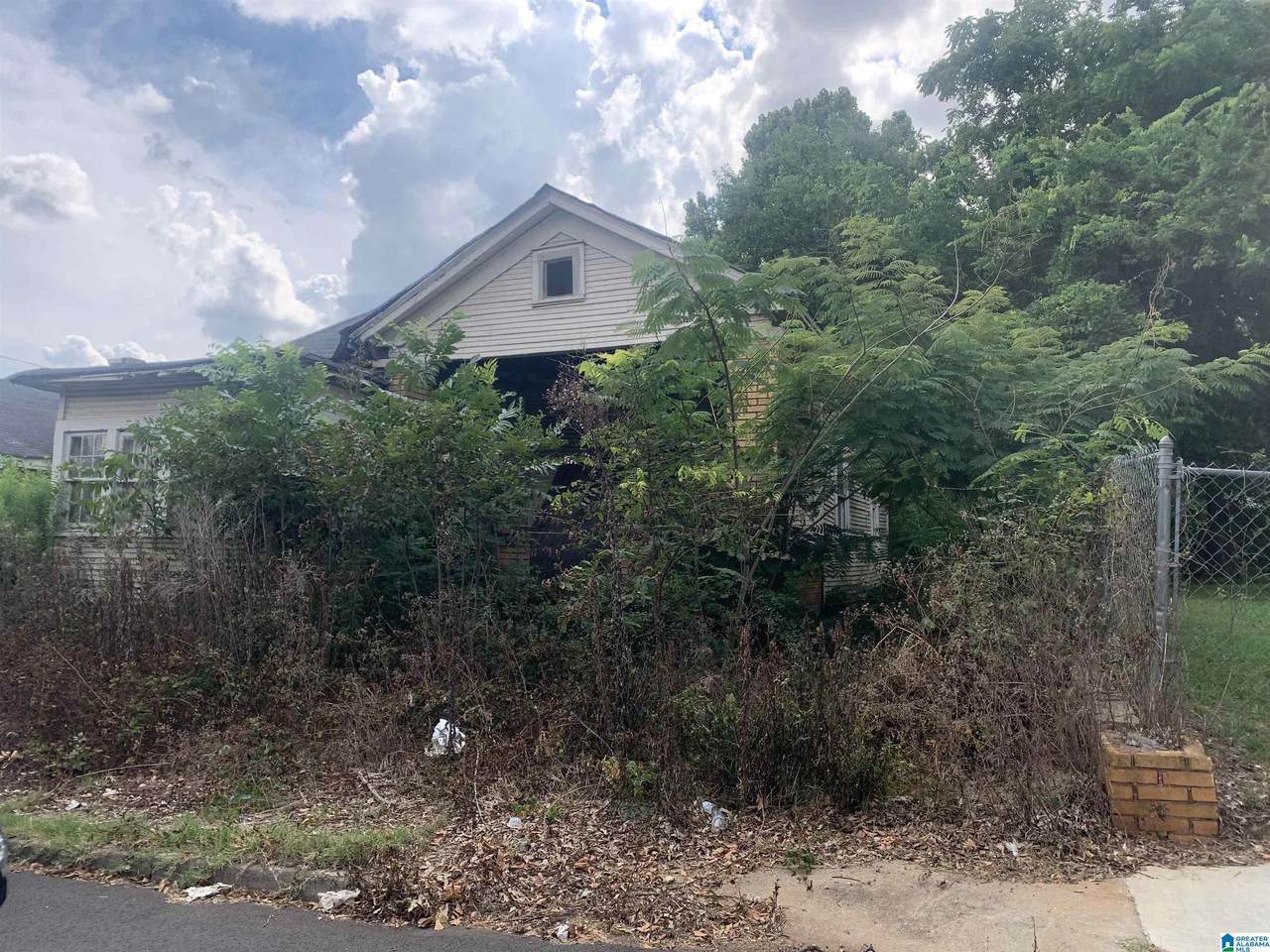 908 18TH WAY - Photo 1