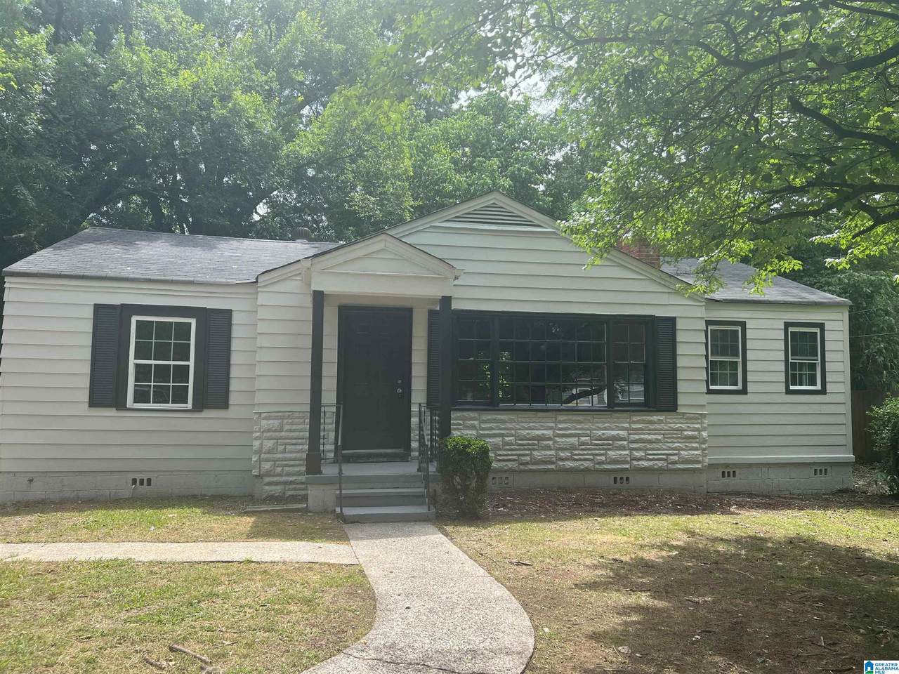 937 Sunset Drive - Photo 1