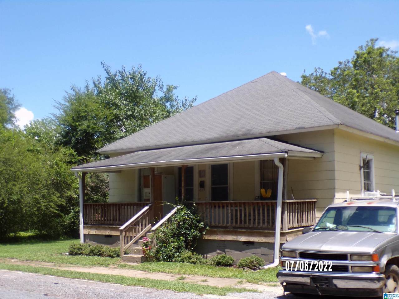 52 Virginia Avenue - Photo 1