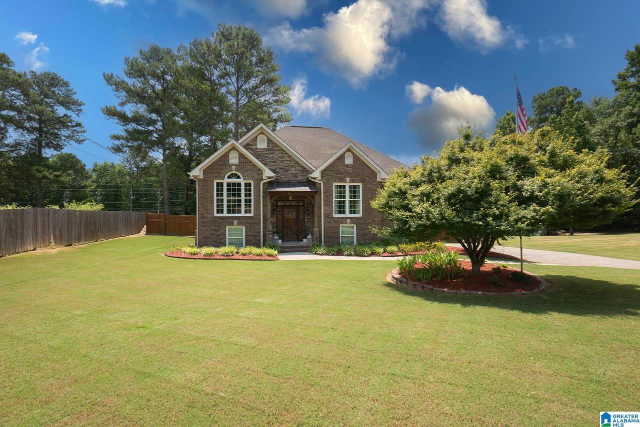 164 Woodbury Drive - Photo 1