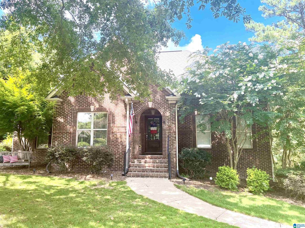 594 Robinson Street - Photo 1