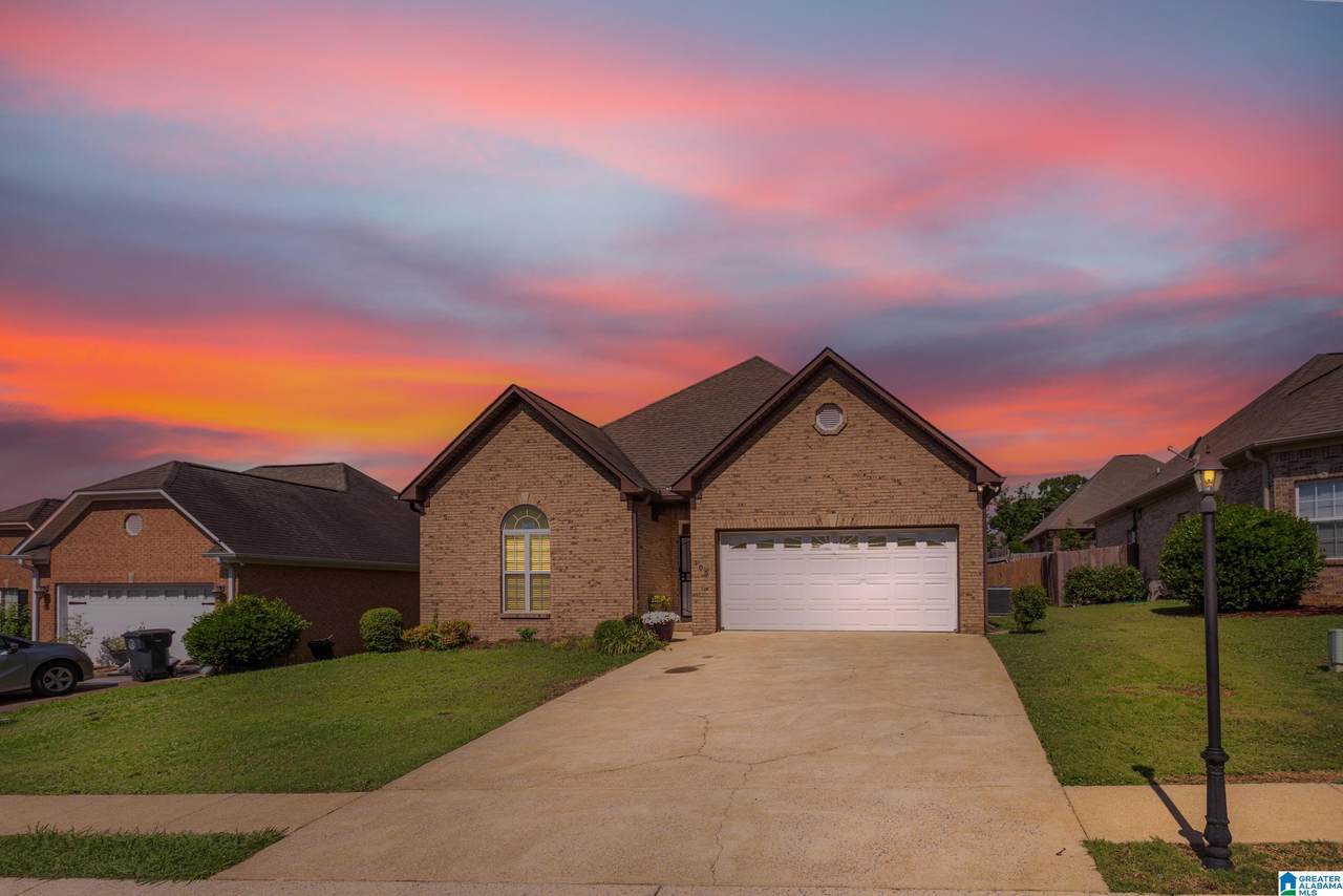 105 Lakeside Way - Photo 1