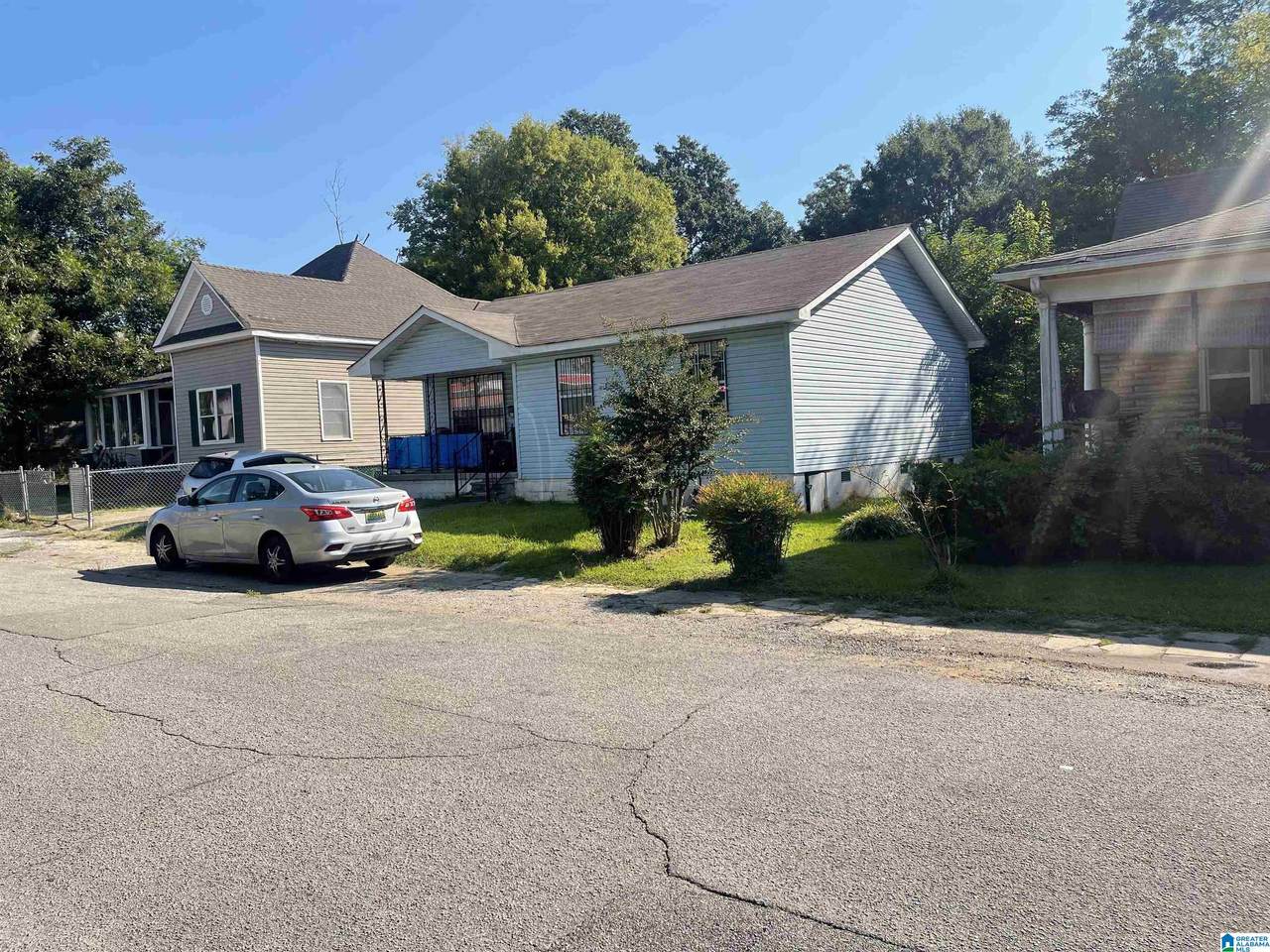 813 27TH STREET - Photo 1