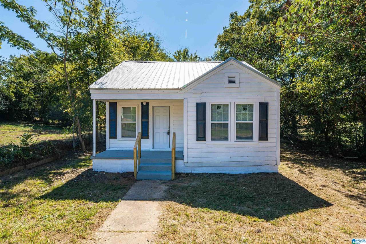 2105 5TH STREET - Photo 1